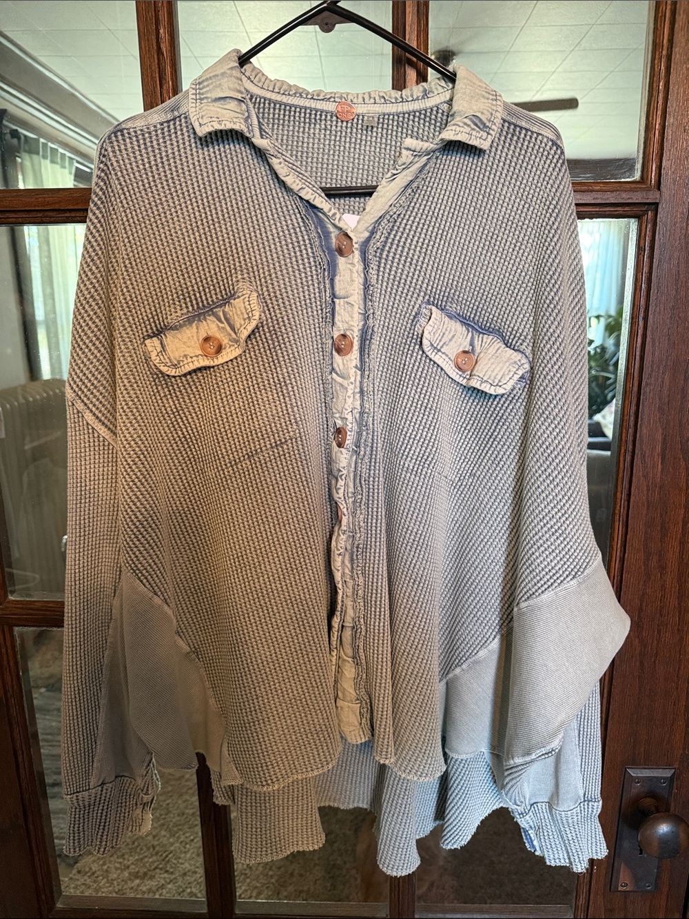 Women’s Light Gray Button-Front Waffle Knit Shirt Jacket